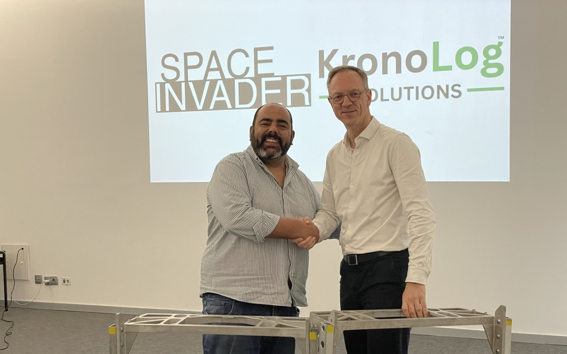 KronoLog Solutions + SpaceInvader